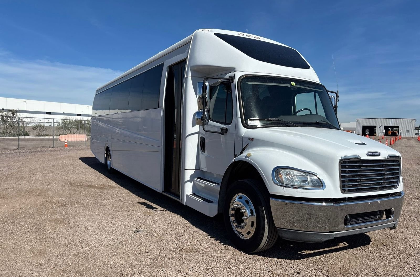 40 Passenger Executive Bus - exterior